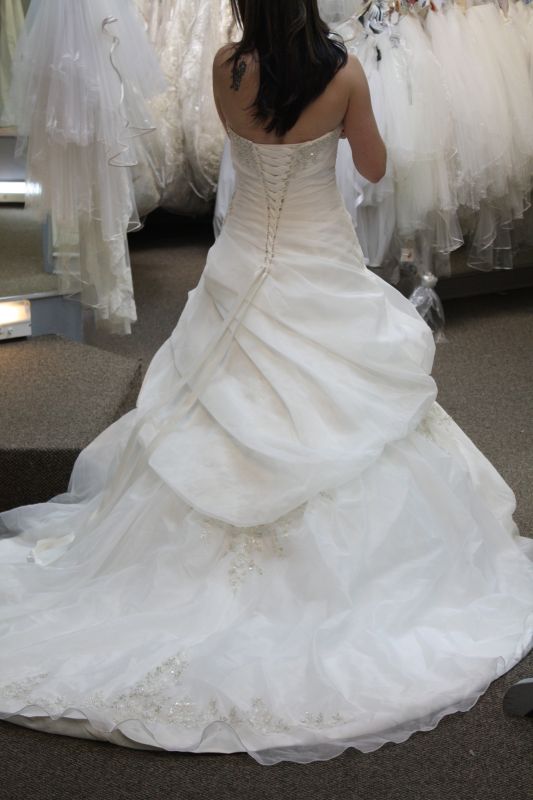 Budget brides with dresses under 1000! :  wedding dress IMG 7674