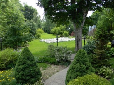 Show me your garden wedding! :  wedding wedding reception outdoors garden 270439 1830581964220 1230482144 31520140 4003495 N