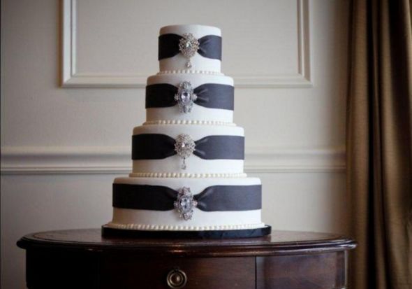royal blue square wedding cake