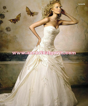 BALL GOWNS!!! Please show me your ball gowns under $2000 please!!! :) :  wedding ball gowns dress swarovski pouffy princess Dress