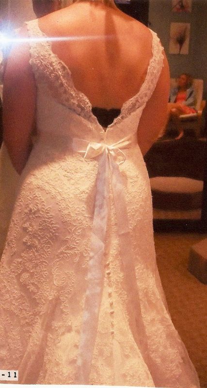 No one has my dress? How bout you? :  wedding Backofdress