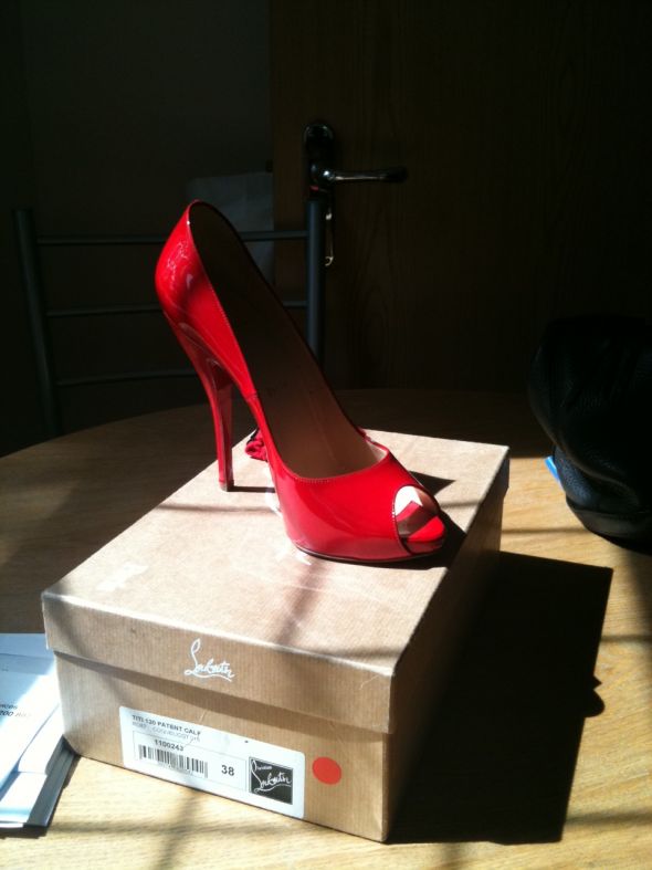 Show me your wedding shoes ... :  wedding CL Red 1