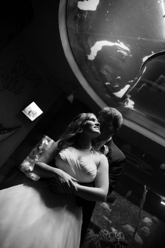 Which picture for canvas? :  wedding canvas pictures ZZPBrideGroomGreenRoomBW2