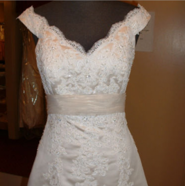 Did I make the wrong decision? :  wedding dress Screen Shot 2011 08 21 At 12.34.23 PM
