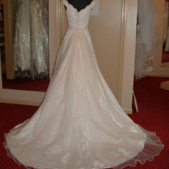 Did I make the wrong decision? :  wedding dress Screen Shot 2011 08 21 At 12.34.40 PM