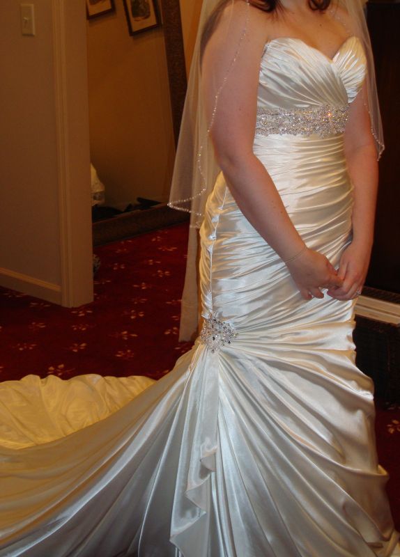 Dream dress vs THE dress... how the mirror changes things! :  wedding shopping anxiety choosing a style 012