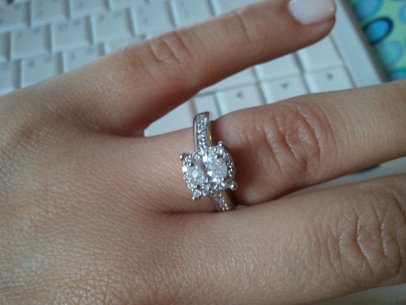 Ohhh Halo Ring Ladies!!! Show me yours! :) : wedding ring halo Ring1