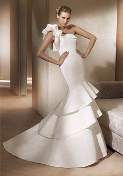 Post the first dress you ever tried, the runner up dress, and THE dress! : wedding dress d1170 essence of australia Alison