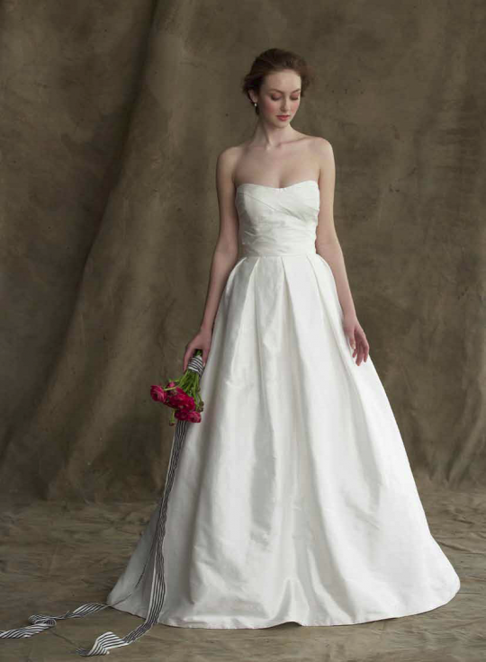 Beautifully rouched bodice with easy flowy natural waist Sweep train