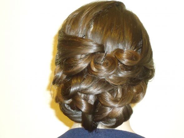Where to pin my veil? (show me your pics please!) :  wedding veil hair hairstyle pinning veil hair comb Back