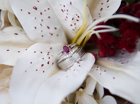 I want to see some color e-rings! :  wedding DSC 6069