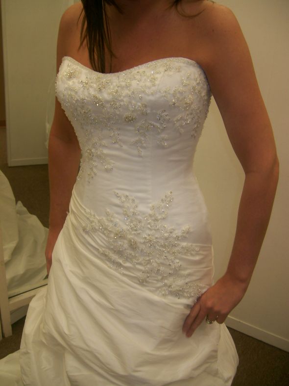 bubbles/wrinkles in dress....ideas on how to make disappear?? :  wedding wrinkles bubbles dress Wedding Dress 004