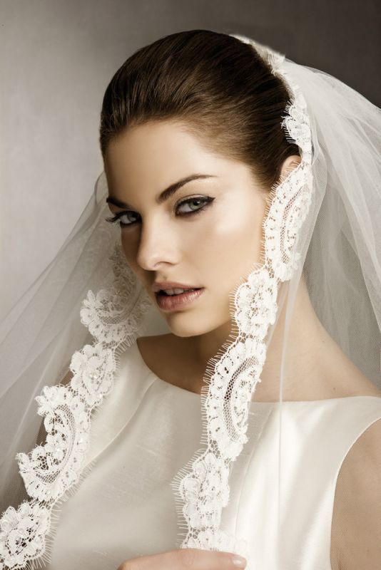 Plus Size Size Pronovias Ivory Lace Wedding Dress And Lace Veil For