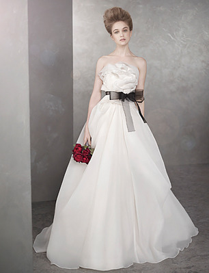 Davids Bridal Vera Wang White in Feb 2012-some pics :  wedding davids bridal 1 vera wang white spring 2012 dress wedding dress pronovias finisterre 101211 Vera 5 500 2