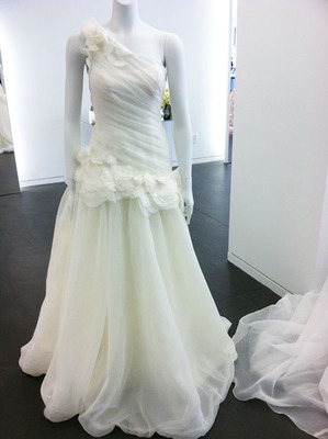 Davids Bridal Vera Wang White in Feb 2012-some pics :  wedding davids bridal 1 vera wang white spring 2012 dress wedding dress pronovias finisterre 1014 White By Vera Wang Spring 2012 One Shoulder We