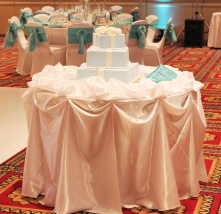 Wedding Cake Table Decorating on Cake Table Decoration   Wedding Black Blue Brown Cake Table Decoration