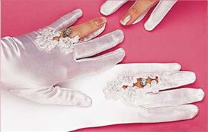 Children of the 80s - your opinion on bridal gloves :  wedding Ringgloves