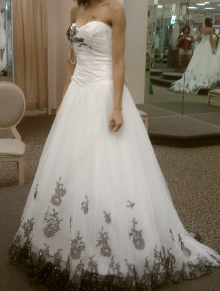 Did you/do you plan to wear a colored dress? :  wedding Weddingdress