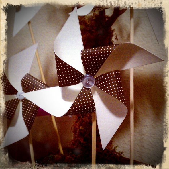 my paper pin wheels :  wedding paper pin wheels Shot 1317959107798