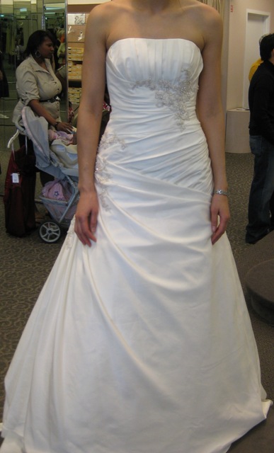 I would like to sell my David 39s Bridal Wedding Dress
