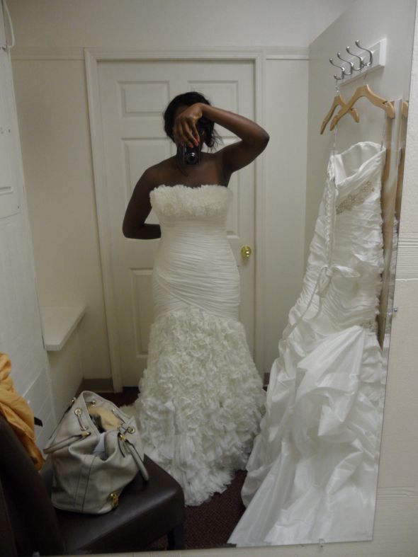 OMG! I need dress help! I think I found her! :  wedding dress help id versace penelope cruz SAM 0380