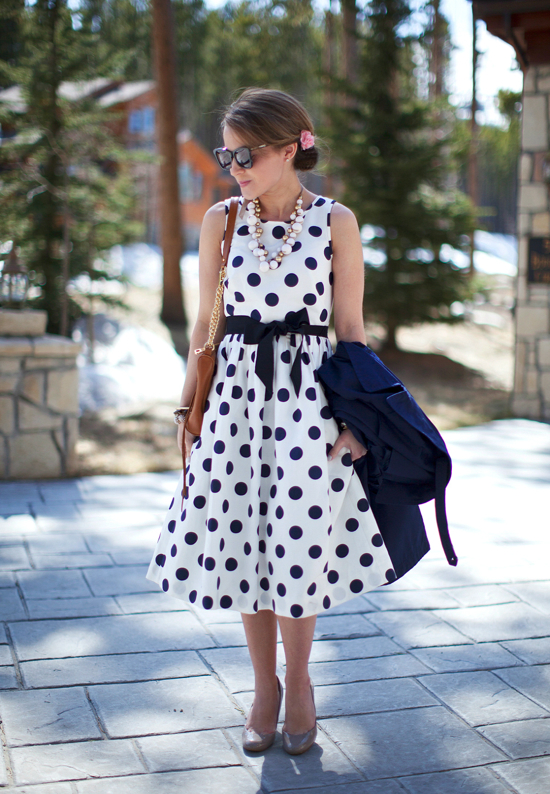 what shoes to wear with blue polka dot dress