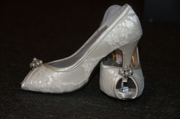 Lace shoes