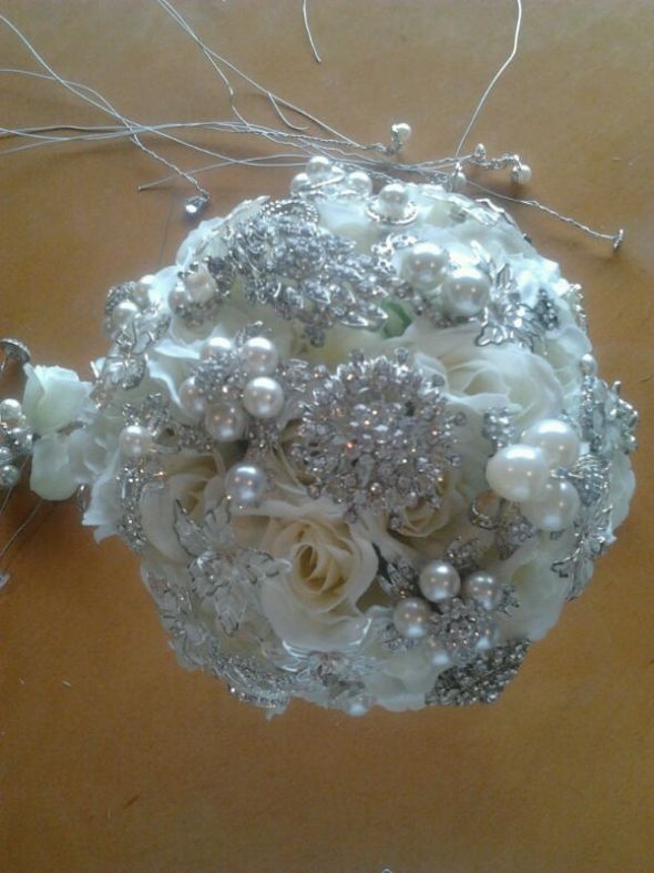 1st step of my diy brooch bouquet - complete! :  wedding brooch bouquet vintage brooches brooch vintage IMG 20120108 WA0002