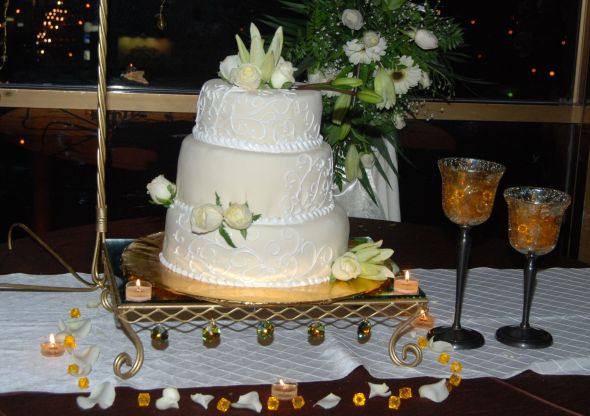 Show me your simple cakes!! :  wedding cake help DSC 0382 2 2
