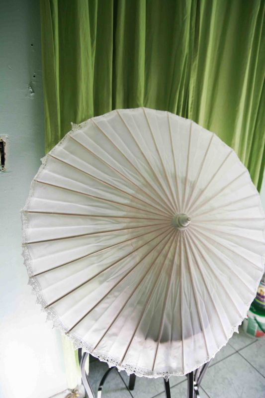 DIY wedding items left CHEAP!!!! :  wedding flowers popcorn bags cheap parasols parasol artificial flowers vintage old country miami fl local pickup IMG 2150edited