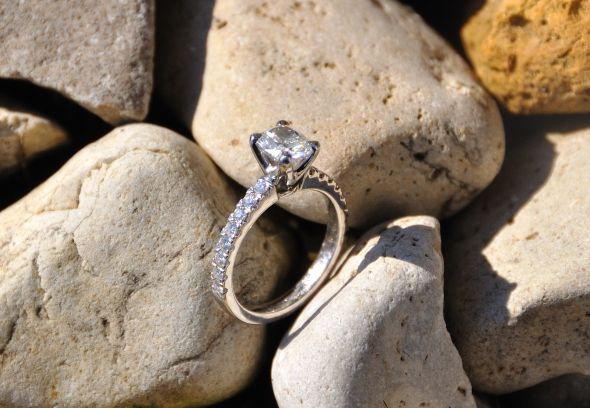 Where did you/your FI get your E-ring? (feel free to post pic) :  wedding ring e ring store jewelery store jeweler engagement ring Pro Pic 2