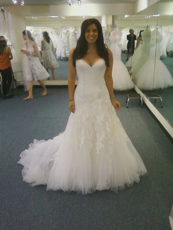 Pear-shaped ladies... What kind of dress did you get? :  wedding Dress
