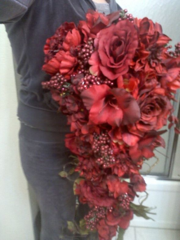cascading boquet wedding red cascading boquet flowers bouquet ceremony diy