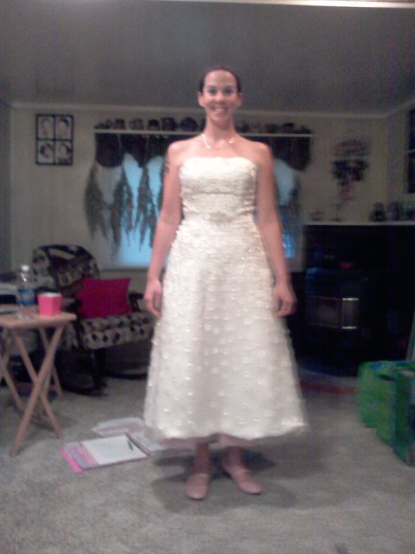 Soooo.... another dress : wedding dress jim hjelm monique lhuillier lace tea length 1 angst indecision 092811182900