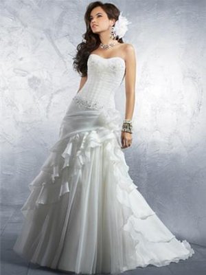 Share your favorite research dress vs. the one you bought! : wedding 400x400 1298016566963 AlfredAngelo2177