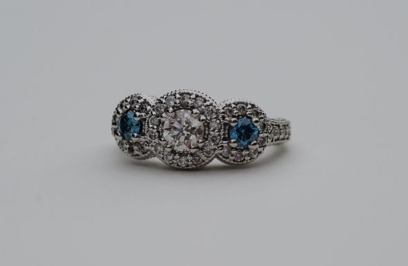 Where did you/your FI get your E-ring? (feel free to post pic) :  wedding ring e ring store jewelery store jeweler engagement ring DSC 7504