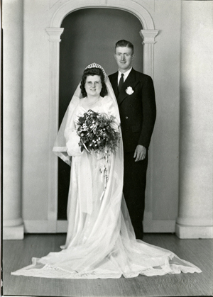 Grandma & Grandpa on their wedding day: Share your family wedding photos! :  wedding photos antique family pictures 197