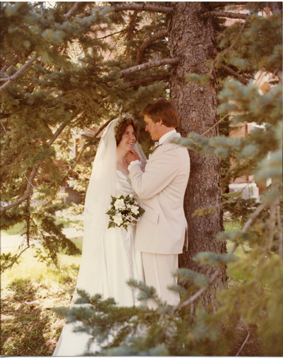 Grandma & Grandpa on their wedding day: Share your family wedding photos! :  wedding photos antique family pictures Oldphotos105