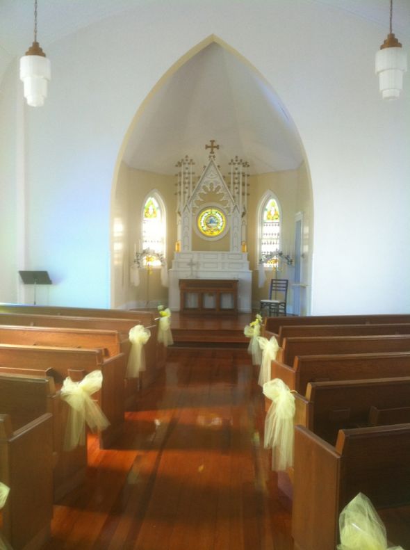 to decorate or not?? :  wedding limited budget wedding planner simple decorations Chapel 2
