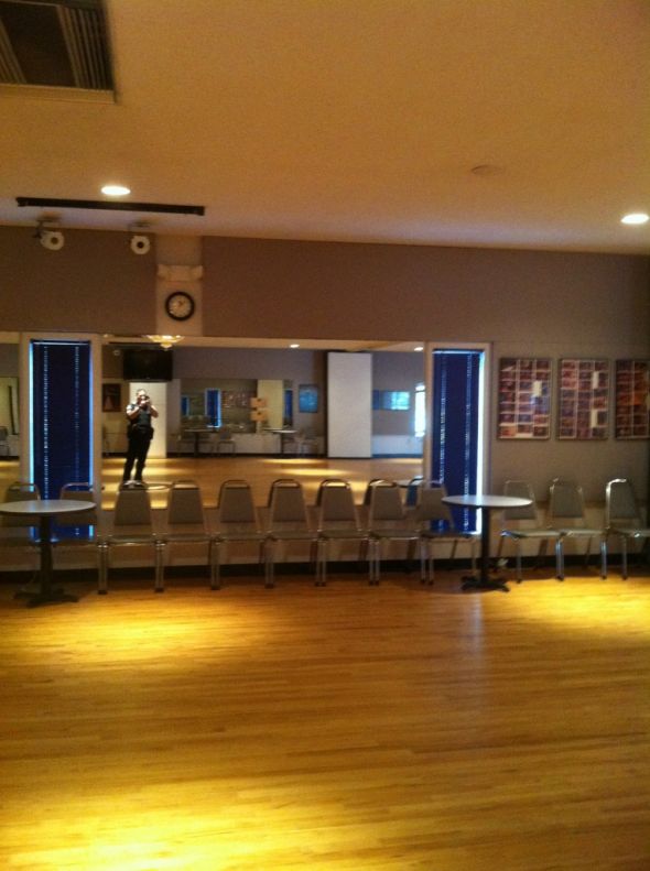 to decorate or not?? :  wedding limited budget wedding planner simple decorations Studio2