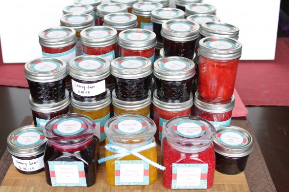 canning jam for favors :  wedding favors reception food wedding Jams