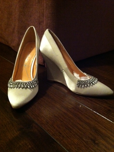 Brand New Pour La Victoire Ivory Wedding Shoes - Size 8 - $60 : wedding shoes wedding shoes bridal shoes ivory satin ivory Shoes 1