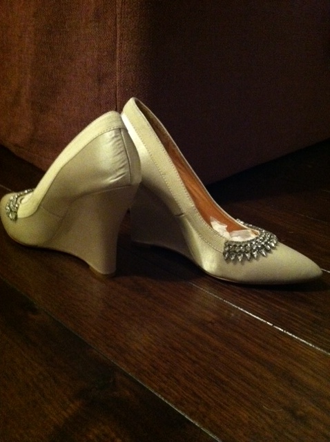 Brand New Pour La Victoire Ivory Wedding Shoes - Size 8 - $60 : wedding shoes wedding shoes bridal shoes ivory satin ivory Shoes 2