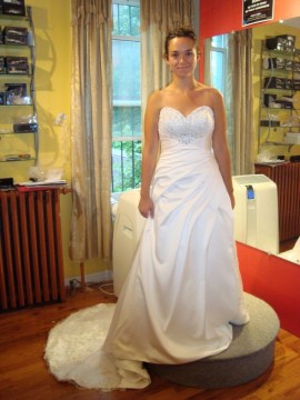 Dream dress vs THE dress... how the mirror changes things! :  wedding shopping anxiety choosing a style 1