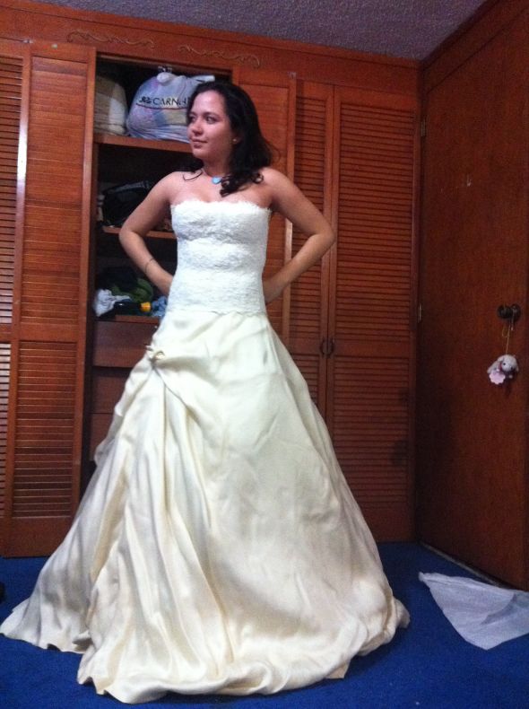my wedding dress!   your thoughts please! :  wedding dress monique lhuillier La Foto 2