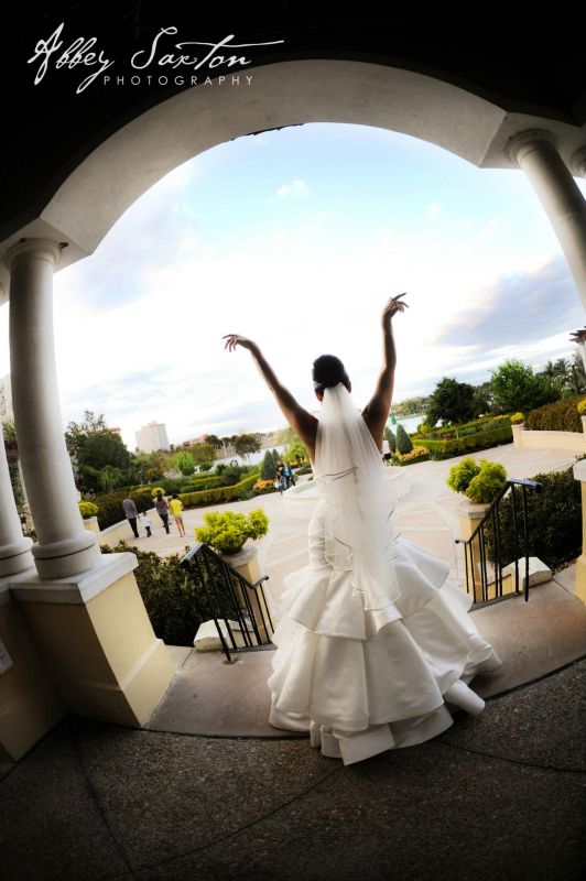 pro photo sneak peek :  wedding 665595 460749950642497 1692103478 O