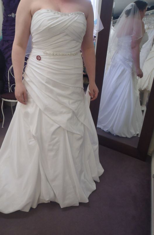 Fit and flare dresses on real plus size ladies? :  wedding plus size 1 fit and flare maggie sottero full figured 1 P1210081