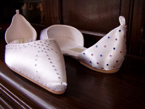 DIY Crystal Shoes :  wedding crystal wedding shoe diy pearl DIY Crystal Shoes After Pic 1