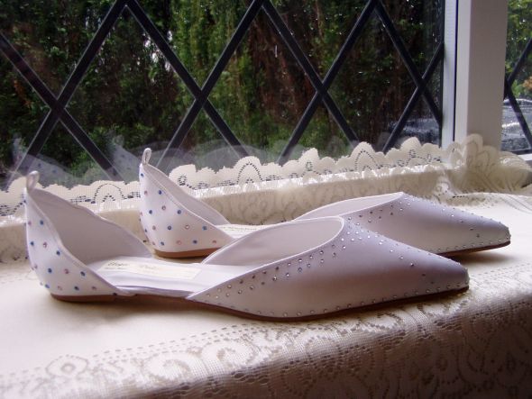 DIY Crystal Shoes :  wedding crystal wedding shoe diy pearl DIY Crystal Shoes After Pic 2