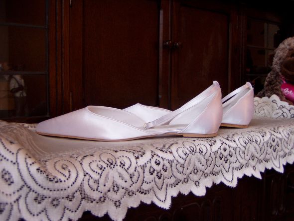 DIY Crystal Shoes :  wedding crystal wedding shoe diy pearl DIY Crystal Shoes Before Pic 2